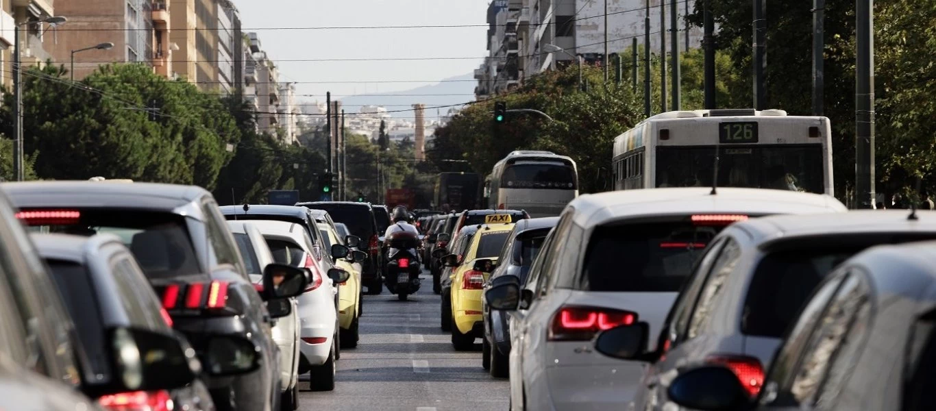 Στο «κόκκινο» η κίνηση στους δρόμους - Δείτε που υπάρχει μποτιλιάρισμα (φώτο)